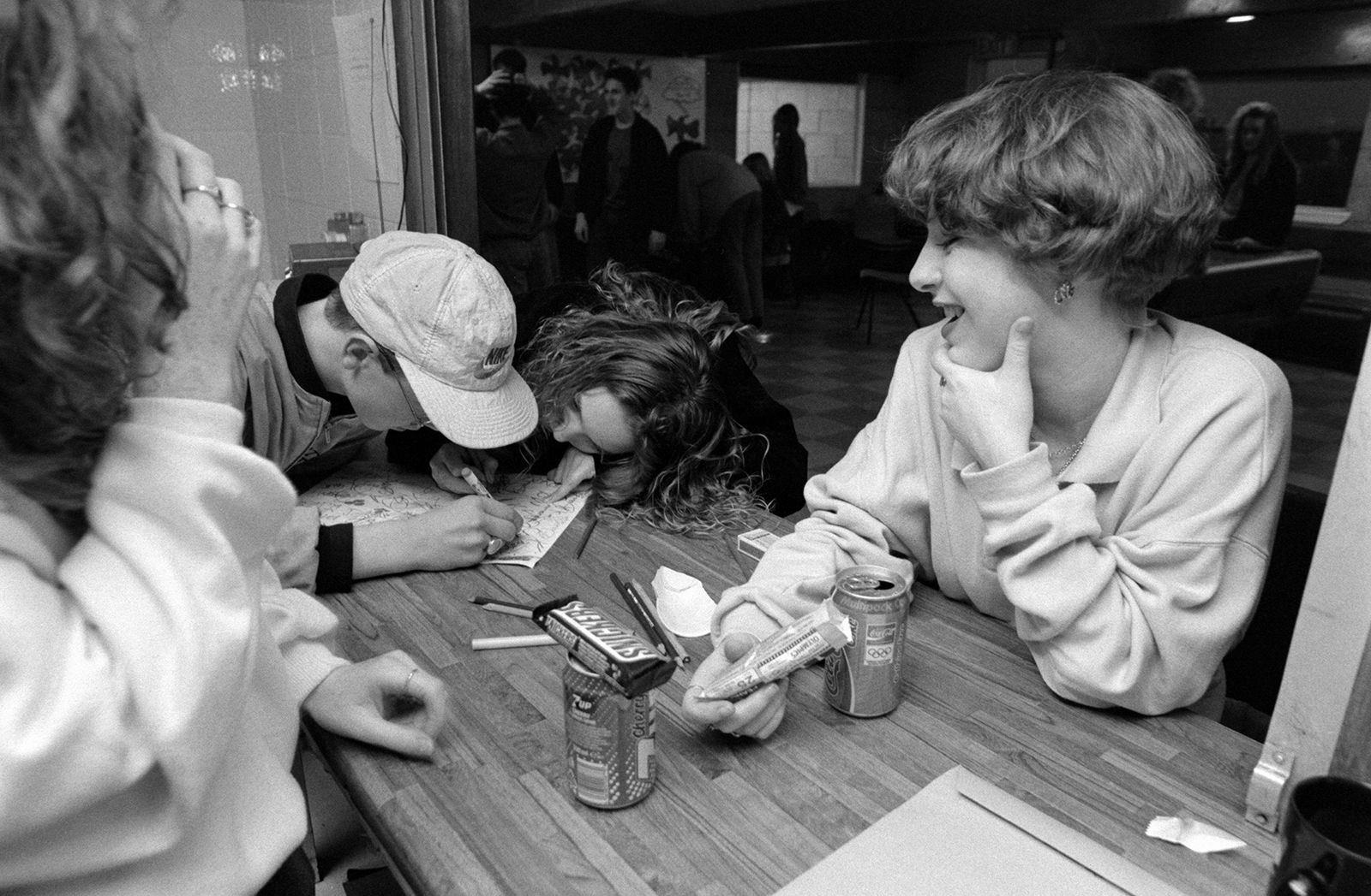Grove Hill Youth Club, Hemel Hempstead, Hertfordshire. 27 April 1992. Photo: Neil Turner