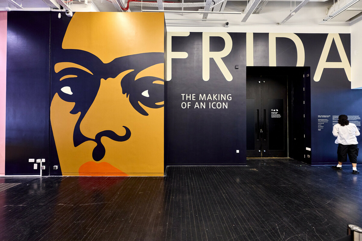 The making of the Frida Kahlo concourse mural at Tate Modern